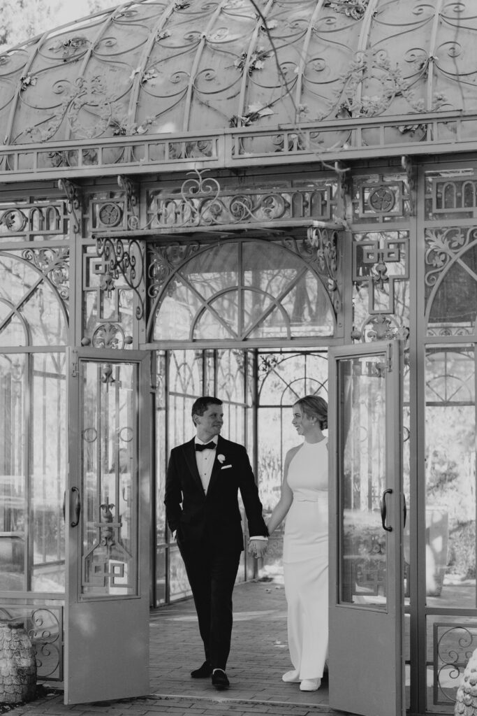 Denver wedding photos at Botanic Gardens at Woodlands Mosaic Solarium